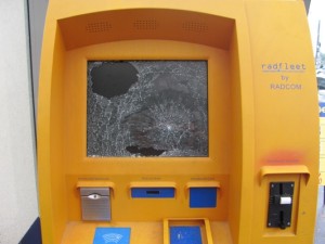 automat bilete vandalizat